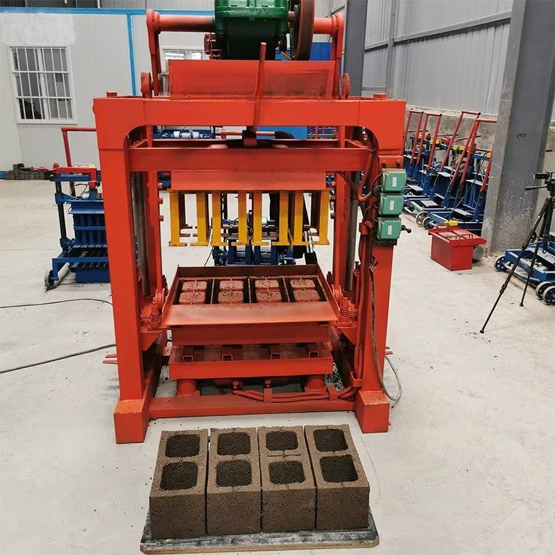 Máquina de Fazer Tijolos de Barro