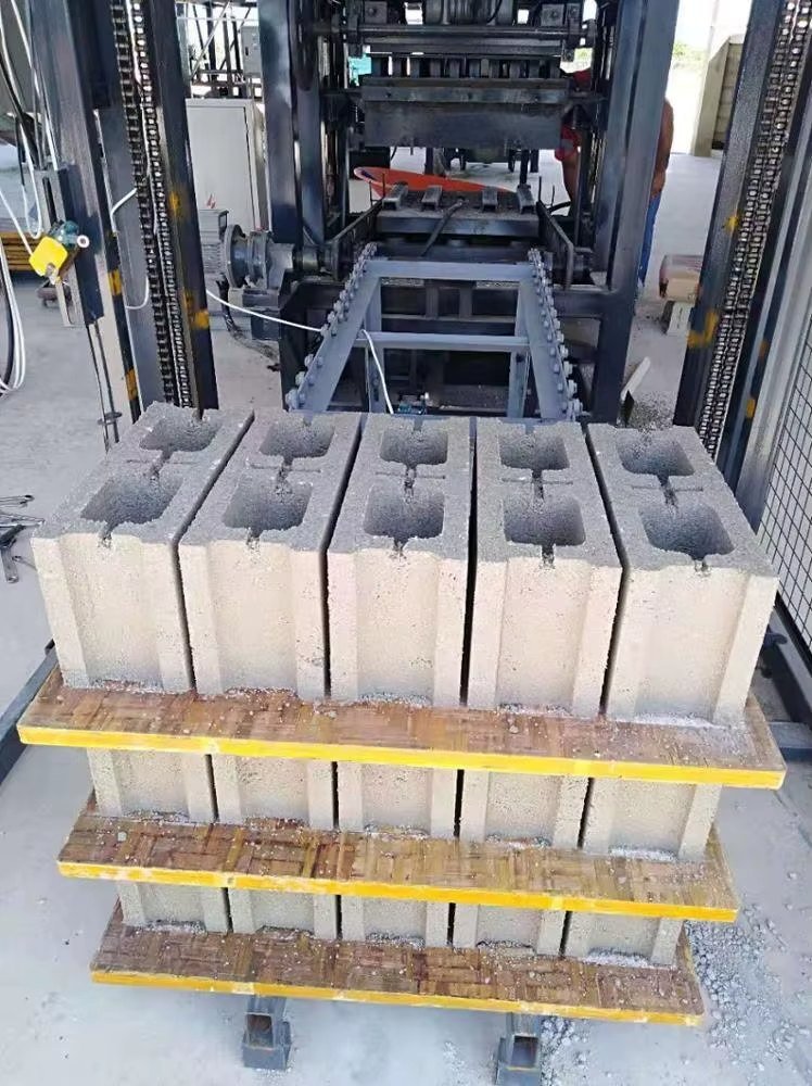 maquina de fazer blocos de concreto (14)