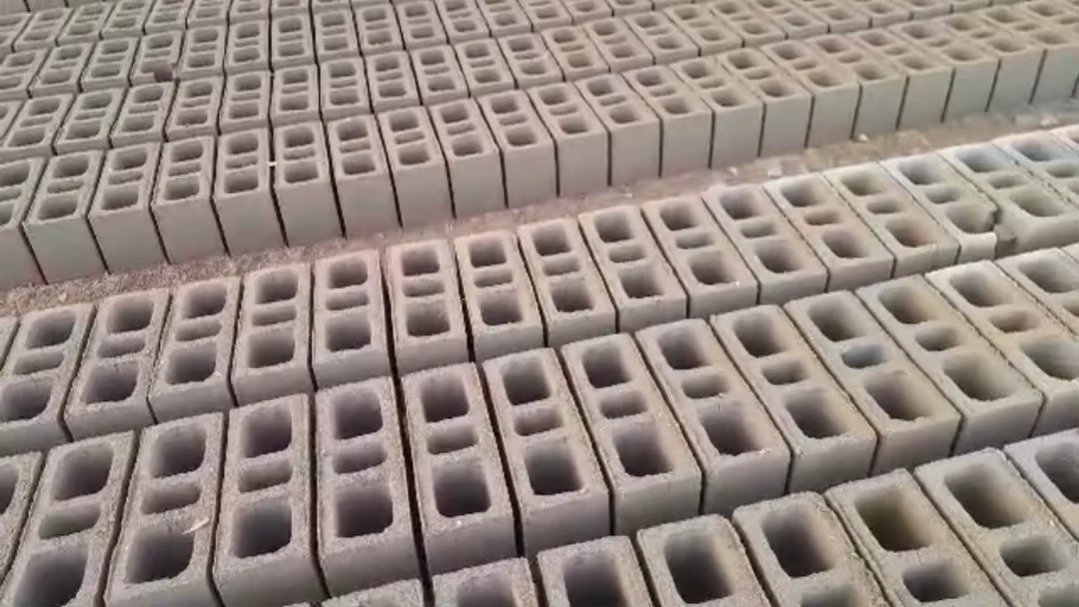 Máquina de Fazer Bloco de Cimento