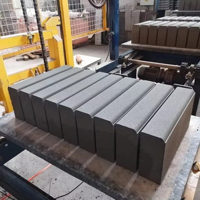 Máquina de Fazer Tijolinho de Cimento: Qualidade e Produtividade MAIKONG 4 Máquina de Fazer Tijolinho de Cimento