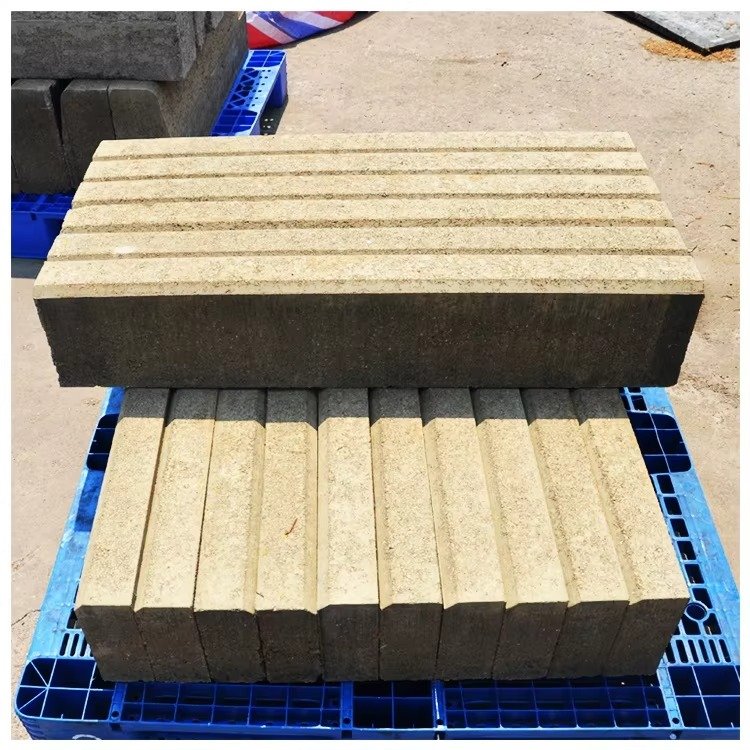 Fábrica moderna de blocos de concreto com máquina MAIKONG em operação
